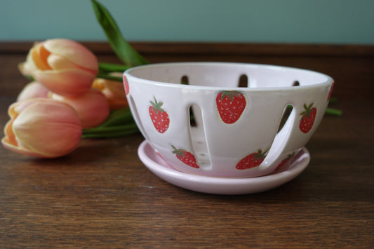 Berry Bowl With Saucer