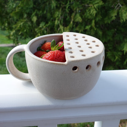 Berry Strainer with Handle